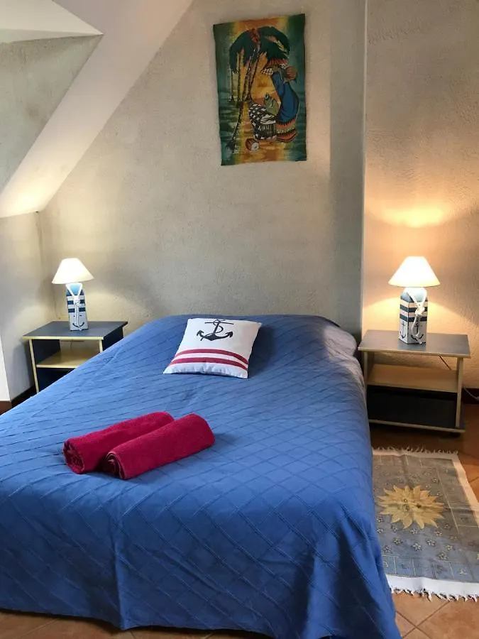 Bed and Breakfast Domaine Du Lesty Ambon