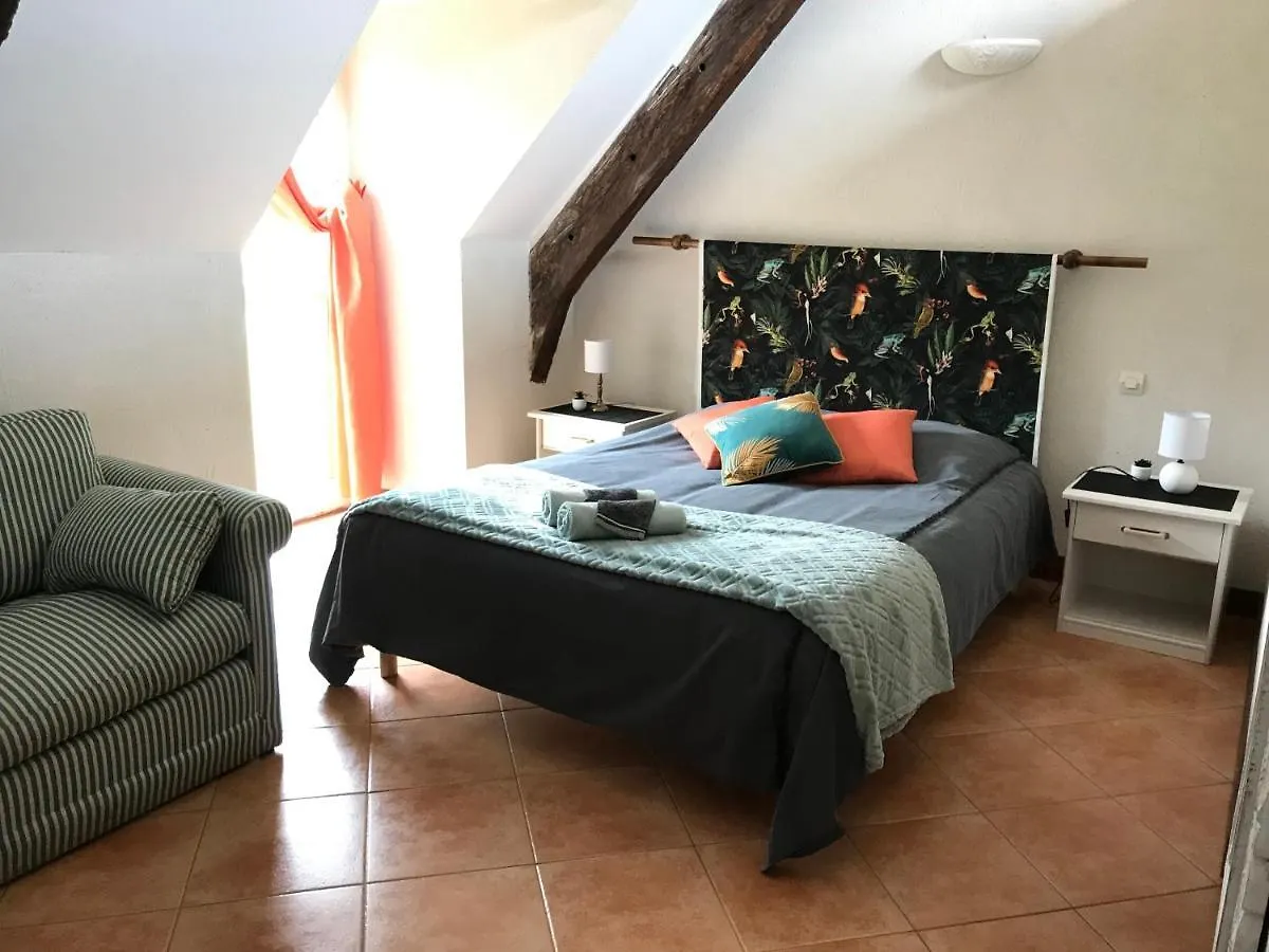 Bed and Breakfast Domaine Du Lesty Ambon Francja